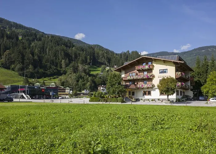 加尼克劳科尔酒店